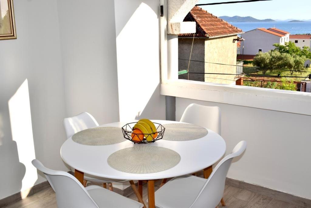 Apartments Petar Maksan Pakostane Exterior photo