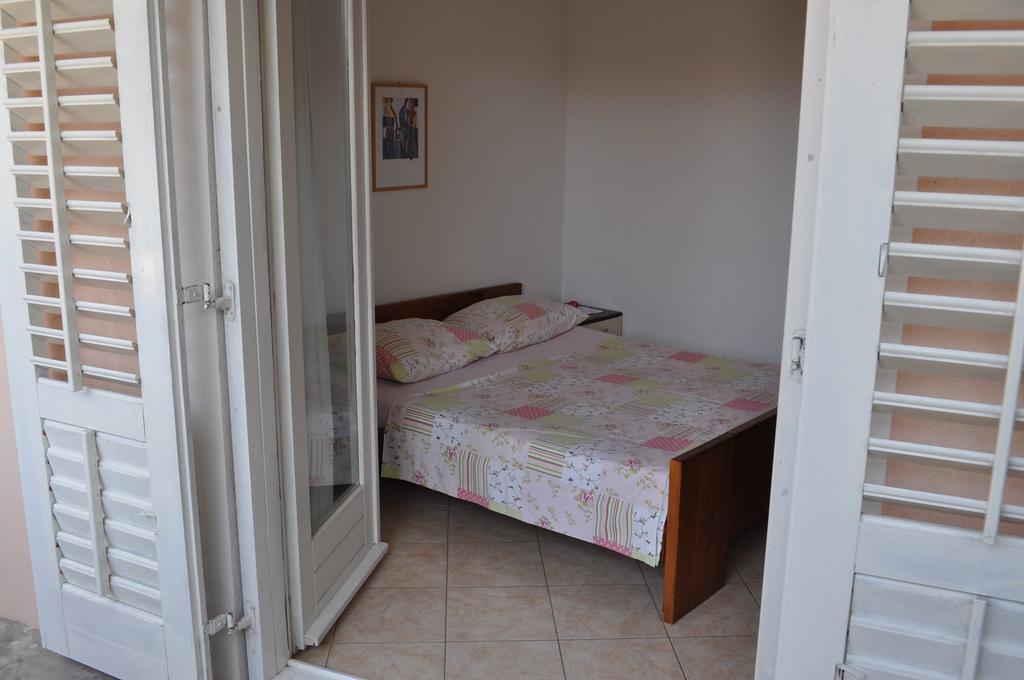 Apartments Petar Maksan Pakostane Room photo