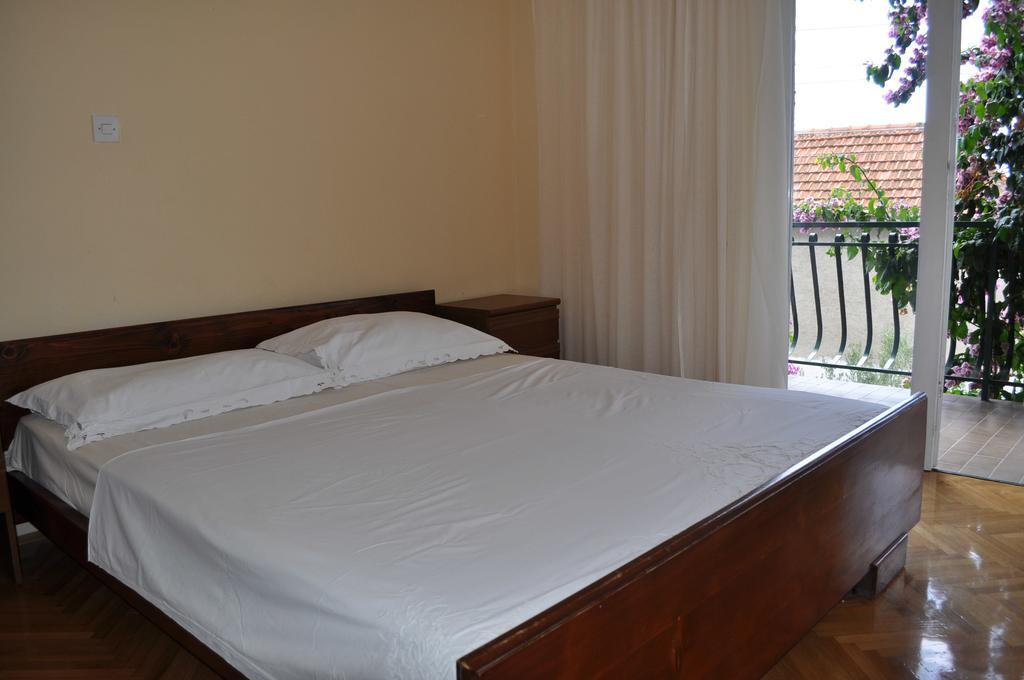 Apartments Petar Maksan Pakostane Room photo