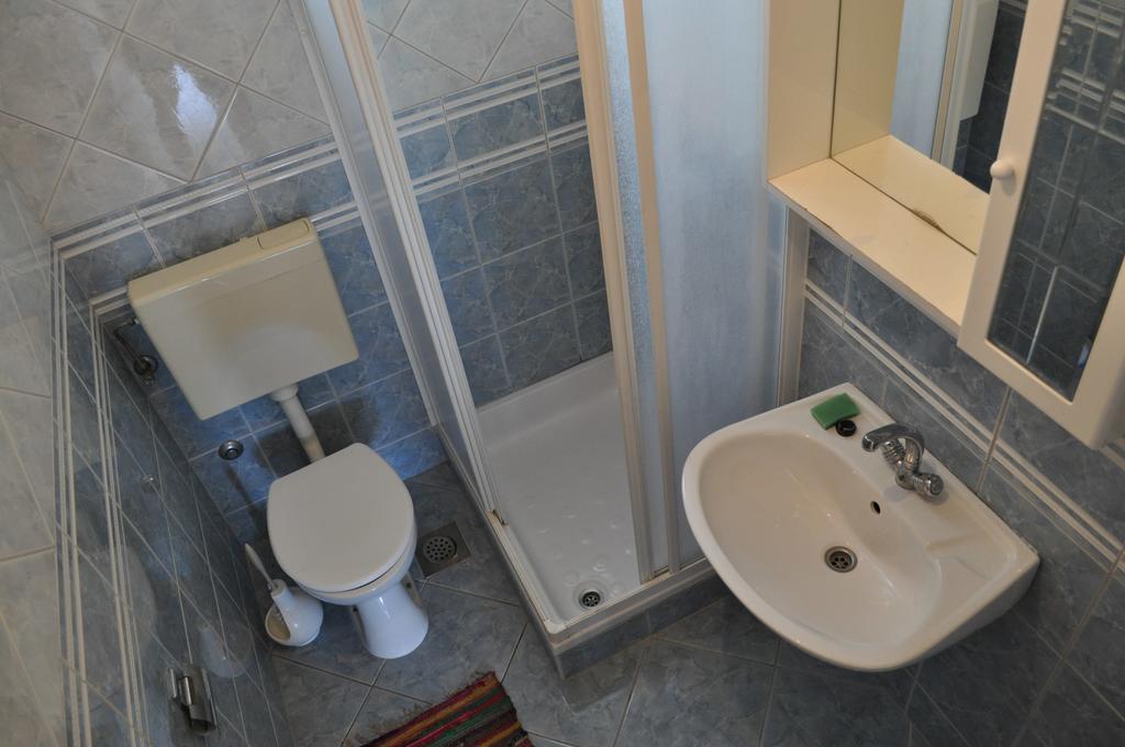 Apartments Petar Maksan Pakostane Room photo